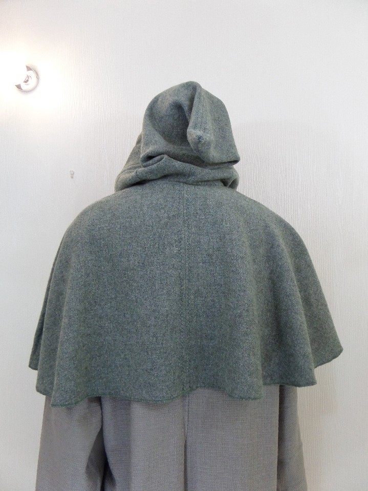 couture d'idées capuchon gris grande capuche tombante laine dos